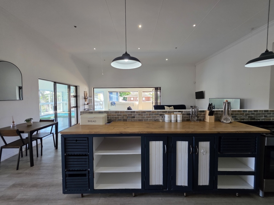 4 Bedroom Property for Sale in C Place Eastern Cape